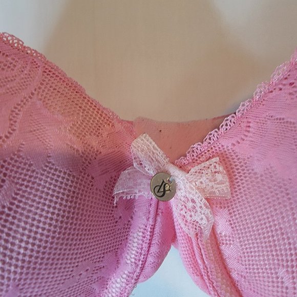 Victoria's Secret Bra - Gently worn - Pink Size 36C - Picture 2 of 6